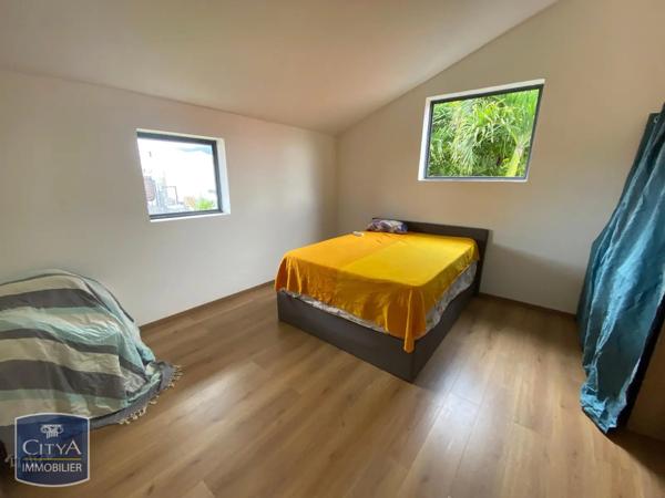 Appartement à louer 2 pièces 42m² Saint-Louis (97450)