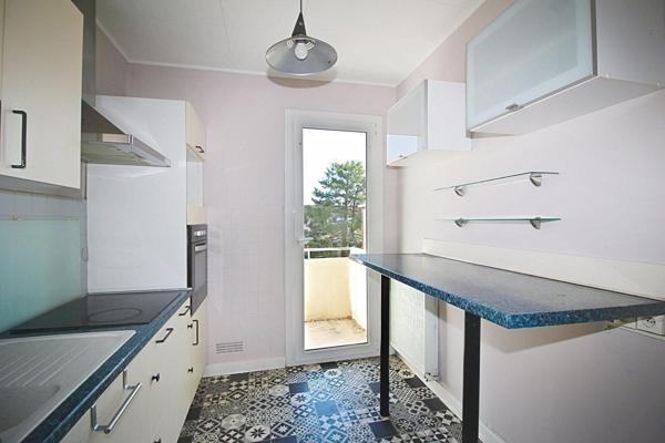 Appartement 3 pièces de 54 m2 - balcons - garage