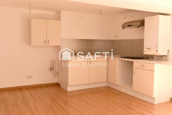 Maison de village de 77m² avec combles aménageables.