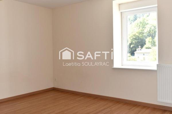 Maison de village de 77m² avec combles aménageables.