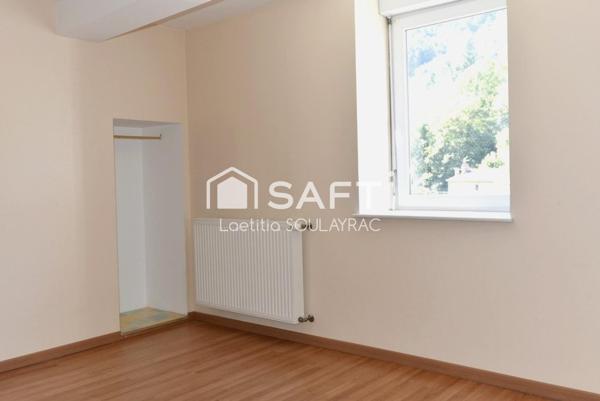 Maison de village de 77m² avec combles aménageables.