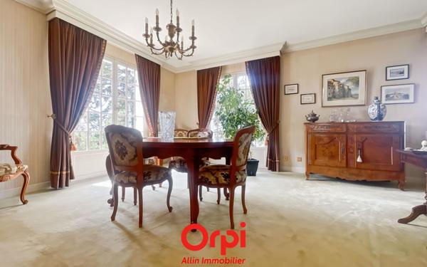 Maison à vendre    5 pièces • 140 m2 Montluçon