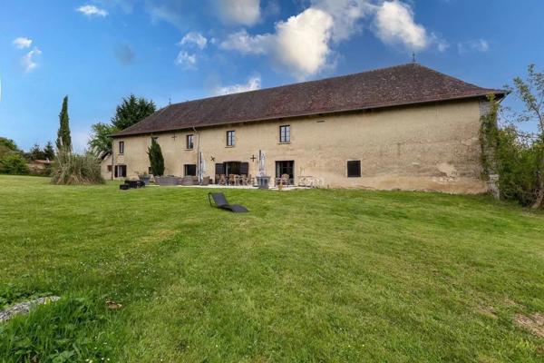 Vente Maison 15 pièces 460 m2 à Les Avenières Veyrins-Thuellin