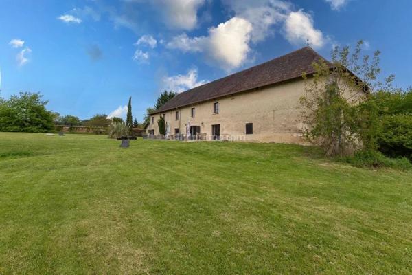 Vente Maison 15 pièces 460 m2 à Les Avenières Veyrins-Thuellin