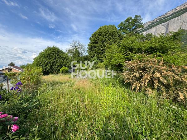 Magnifique terrain à Biviers de 630 m² - Libre de constructeur