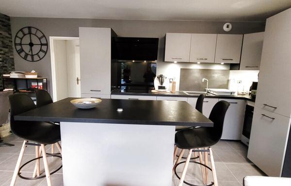 Appartement T2 avec jardin de 103 m2 - Cranves Sales