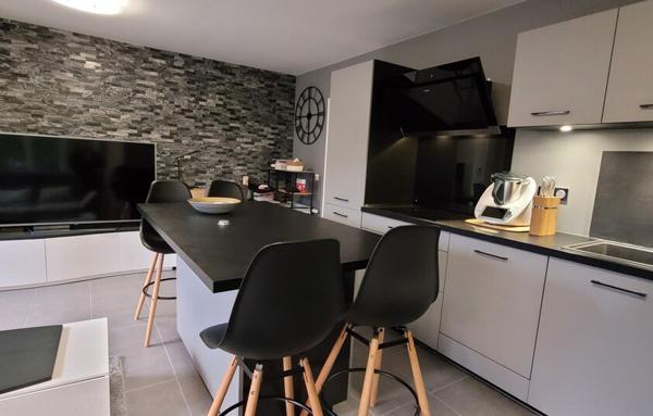 Appartement T2 avec jardin de 103 m2 - Cranves Sales