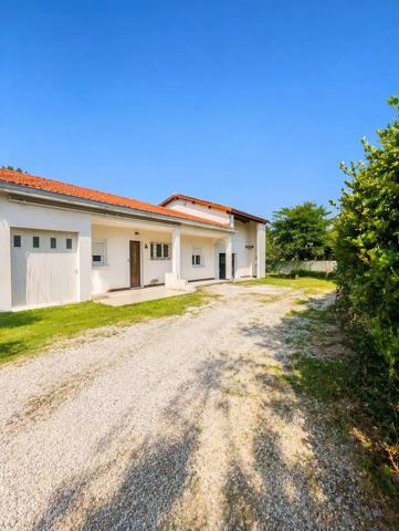 Maison avec second espace indépendant à 1 km de la mer