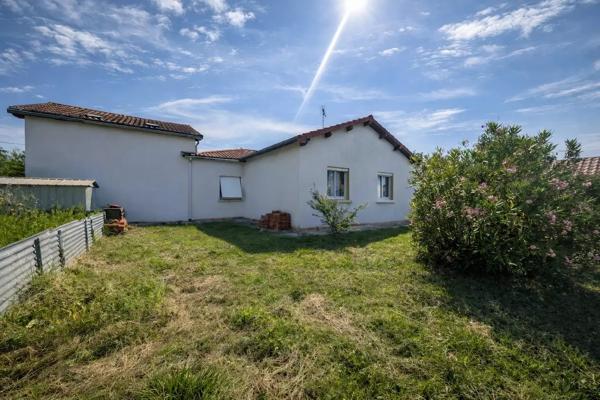 Maison avec second espace indépendant à 1 km de la mer