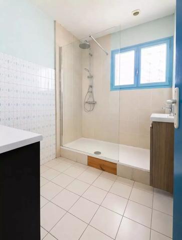 Maison avec second espace indépendant à 1 km de la mer