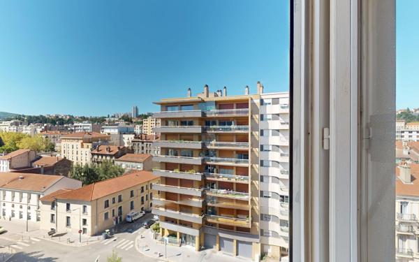 Appartement à vendre    3 pièces • 90 m2 Saint-Étienne