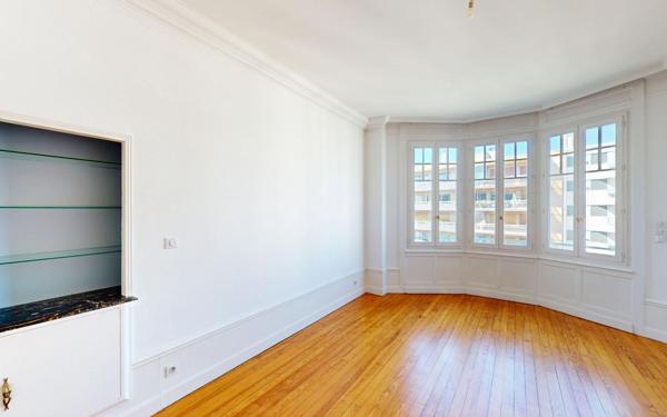 Appartement à vendre    3 pièces • 90 m2 Saint-Étienne