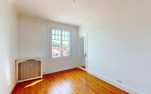 Appartement à vendre    3 pièces • 90 m2 Saint-Étienne