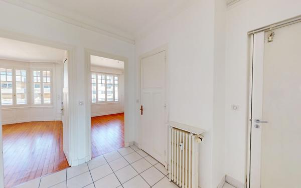 Appartement à vendre    3 pièces • 90 m2 Saint-Étienne