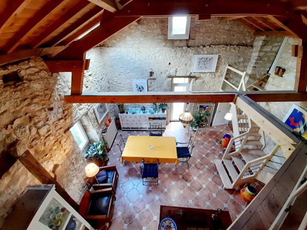 Charmante maison de campagne avec paddocks et abri