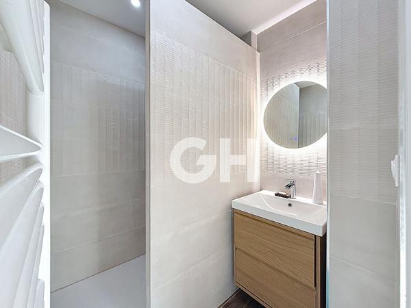 Appartement Paris 3 pièce(s) 56.43 m2
