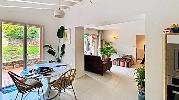 Maison avec 4 chambres à 1,5 km. De Santa Lucia.