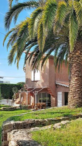 Maison avec 4 chambres à 1,5 km. De Santa Lucia.