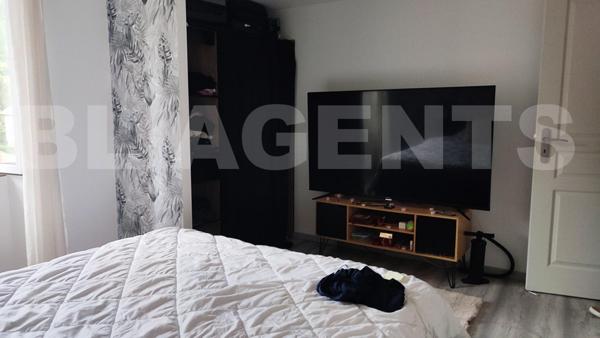 Immeuble 2 Appartements loués meublés refait à Neuf