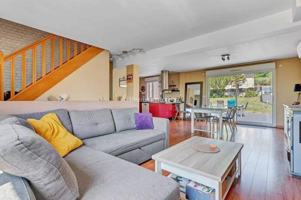Vente                                                      Maison
                        
                     6 pièces                      100 m2                     à Montlhéry