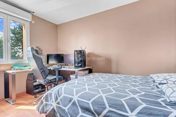 Vente                                                      Maison
                        
                     6 pièces                      100 m2                     à Montlhéry