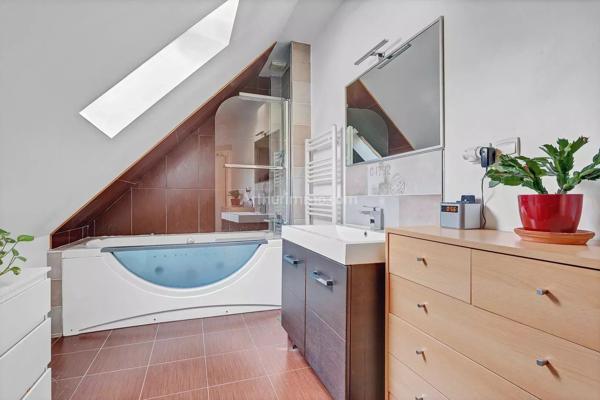 Vente                                                      Maison
                        
                     6 pièces                      100 m2                     à Montlhéry