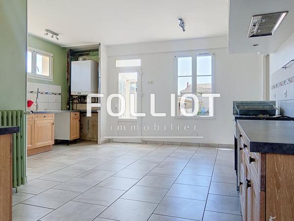 A VENDRE Maison Saint-Lô 9 pièce(s) 230 m2