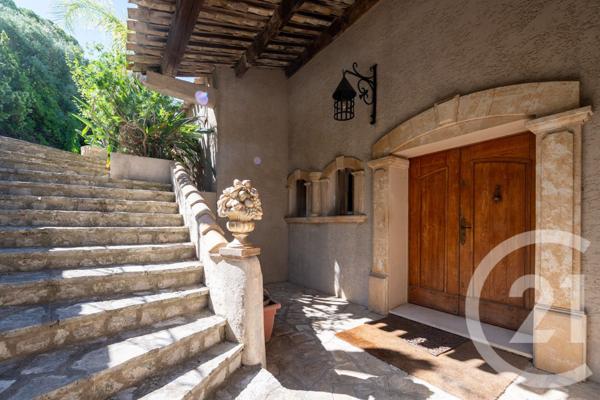 Maison à vendre  10 pièces - 309 m2 HYERES - 83