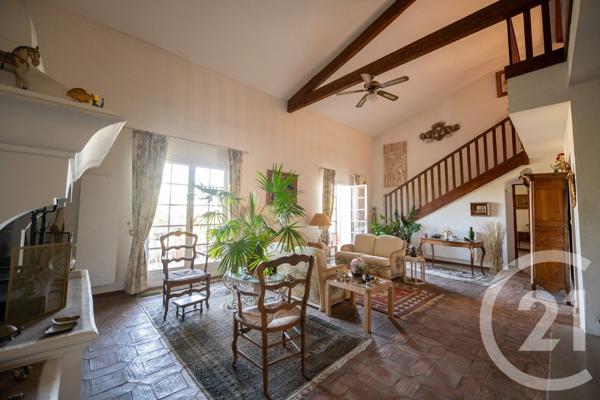 Maison à vendre  10 pièces - 309 m2 HYERES - 83