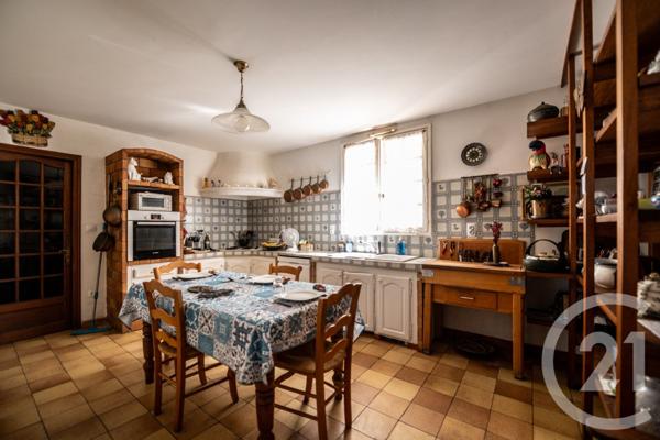 Maison à vendre  10 pièces - 309 m2 HYERES - 83