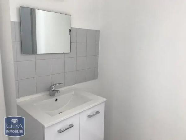 Appartement à louer 1 pièce 28.2m² Châteauroux (36000)