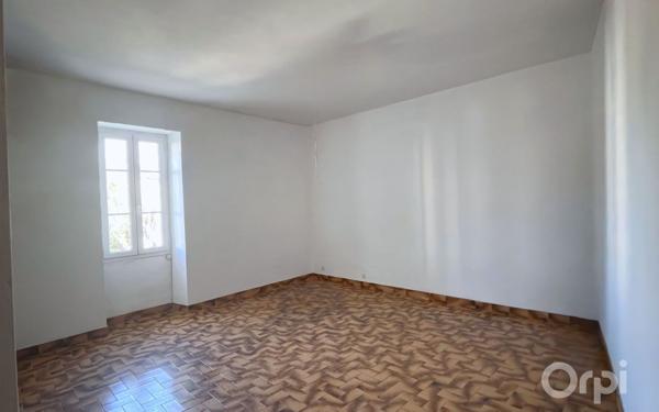 Maison à vendre    4 pièces •  Uchaud