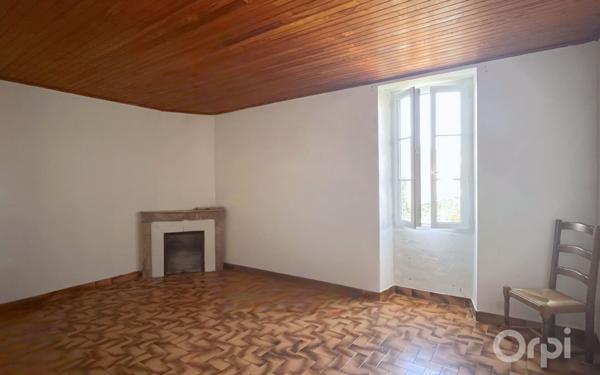 Maison à vendre    4 pièces •  Uchaud