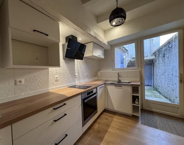 Appartement à louer |  Descartes |  2 pièces | 46 m²