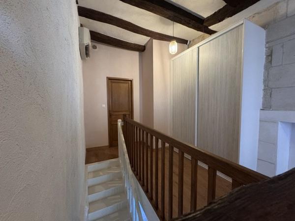 Appartement à louer |  Descartes |  2 pièces | 46 m²