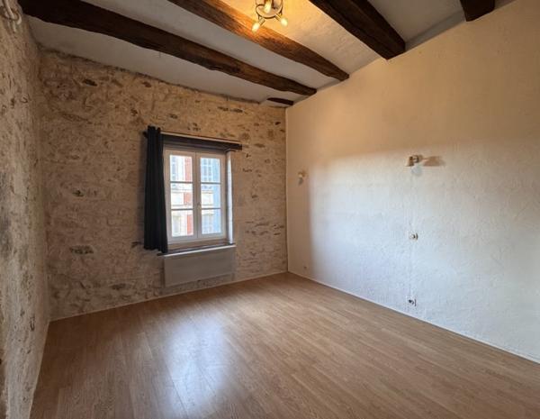 Appartement à louer |  Descartes |  2 pièces | 46 m²