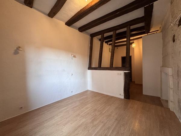 Appartement à louer |  Descartes |  2 pièces | 46 m²