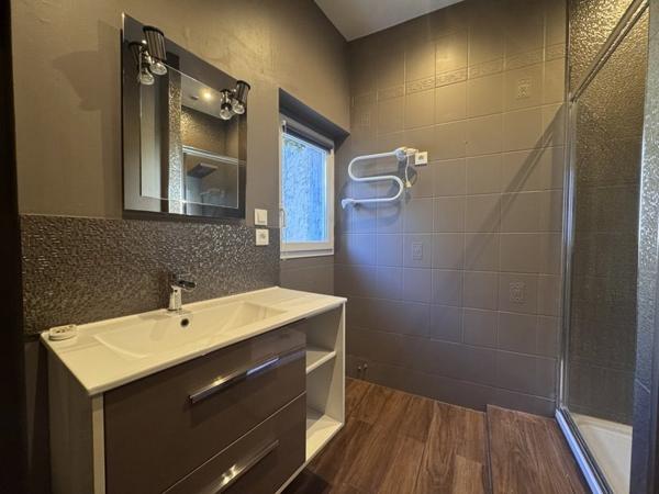 Appartement à louer |  Descartes |  2 pièces | 46 m²