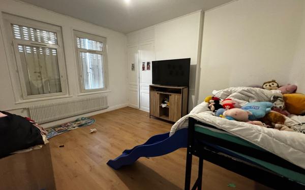 Immeuble à vendre    4 pièces • 150 m2 Péronne