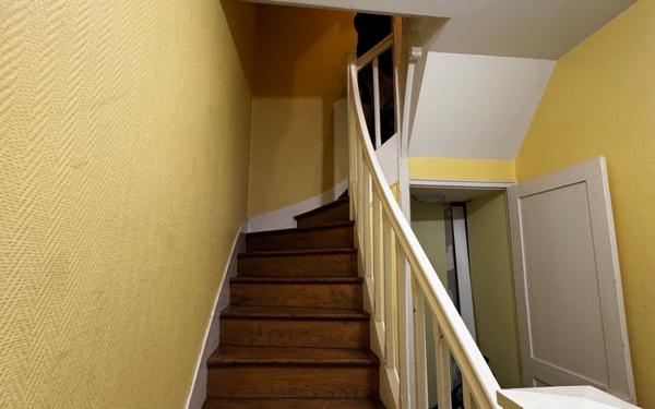 Immeuble à vendre    4 pièces • 150 m2 Péronne