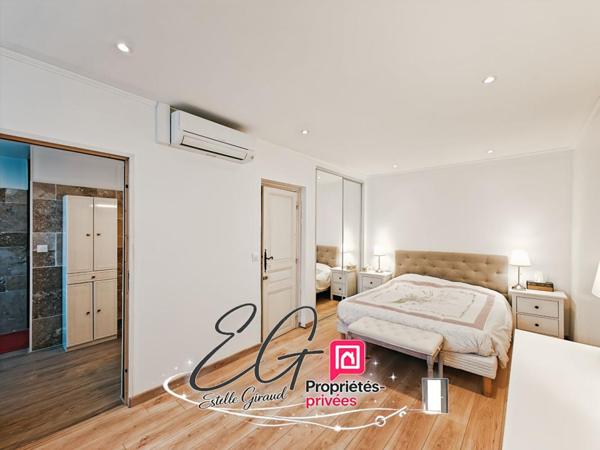 Maison bourgeoise rénovée, Coeur du village de Villegly