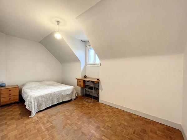 QUARTIER PAVILLIONNAIRE - MAISON FAMILIALE DE 4 CHAMBRES