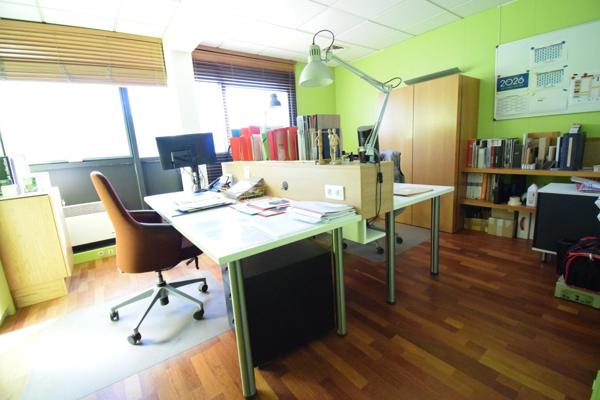 Immeuble et usine à  VITRY SUR SEINE (94) Belle rentabilité