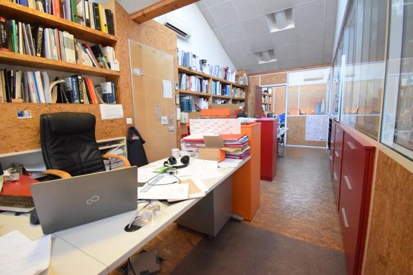 Immeuble et usine à  VITRY SUR SEINE (94) Belle rentabilité