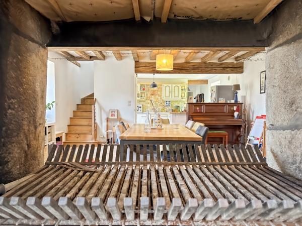 A vendre SAINT JEAN D’ASSÉ Maison de caractère avec dépendances sur 2,5 hectares