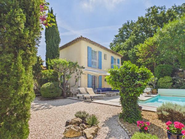 Maison récente avec piscine chauffée aux portes du centre d'Aix-en-Provence