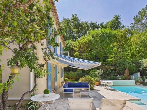 Maison récente avec piscine chauffée aux portes du centre d'Aix-en-Provence