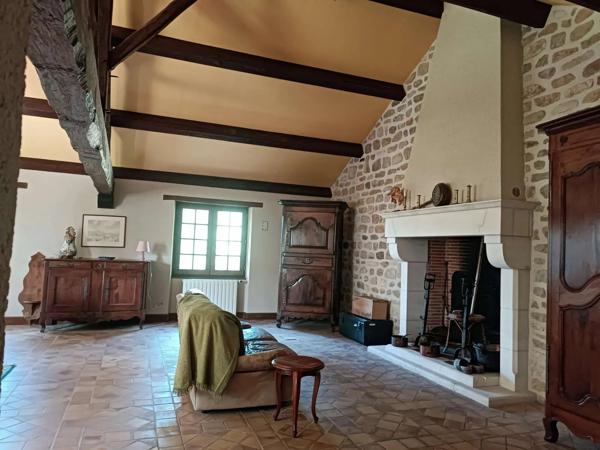 Maison de caractère de 225 m² avec parc arboré de 3000 m² - proche de Montmorillon