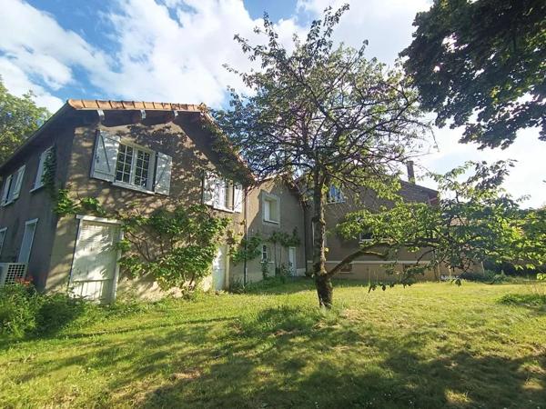 Maison de caractère de 225 m² avec parc arboré de 3000 m² - proche de Montmorillon
