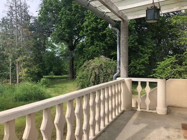 Maison de caractère de 225 m² avec parc arboré de 3000 m² - proche de Montmorillon
